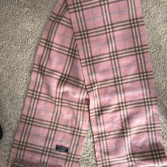 Authentic Vintage Burberry pink wool scarf - Picture 4 of 5